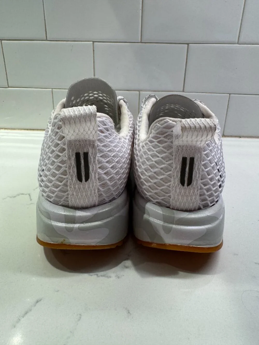 NoBull Runner+ White Mesh Lace Up Sneaker Camo Outsole Womens 7.5 Hybrid Trainer